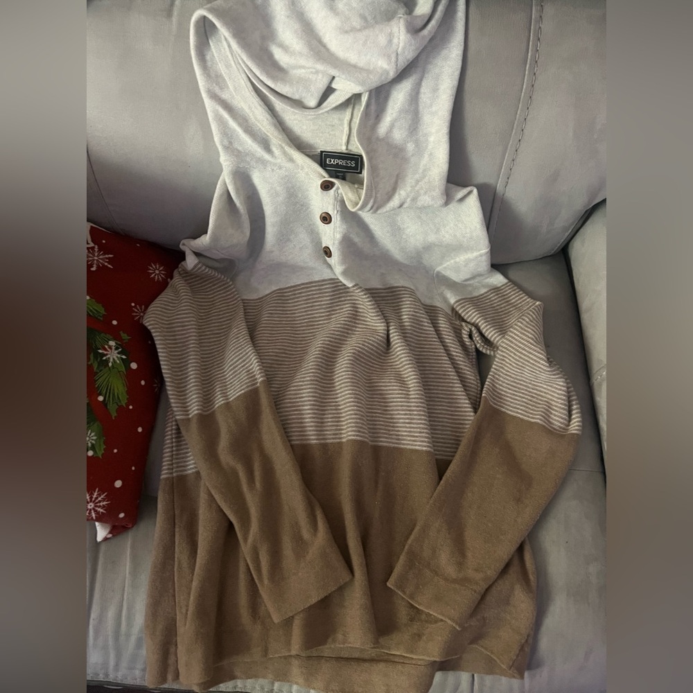 Express men’s pullover hoodie size M